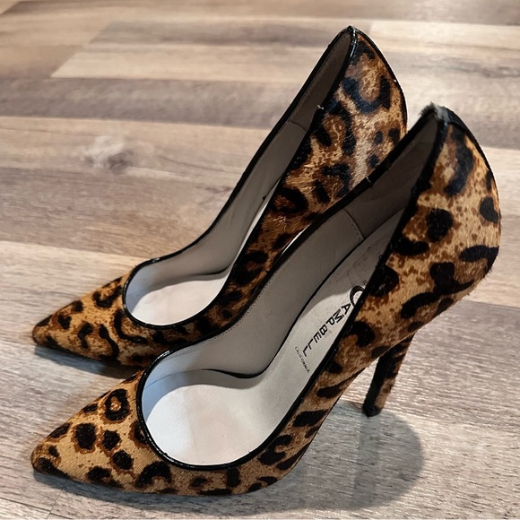 Jeffrey Campbell Shoes - Size 6 Jeffrey Campbell leopard print